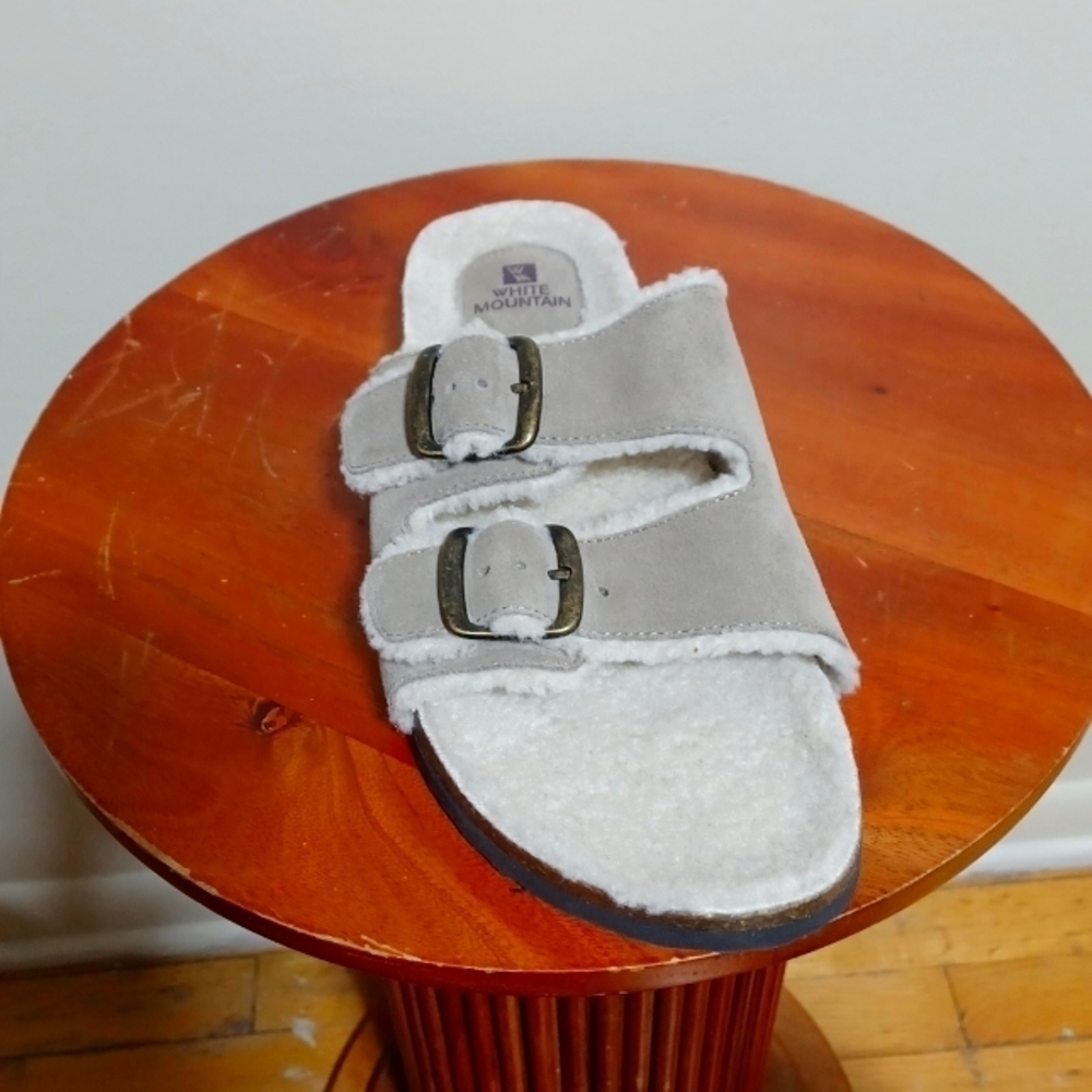 White Mountain faux fur lined sandals size 10   NWT